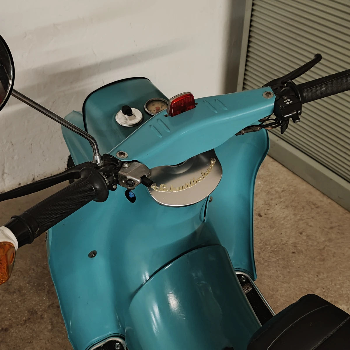 Armaturenblech Schriftzug aus Messing