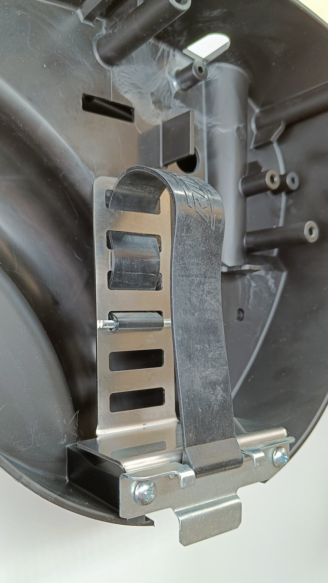 Batteriehalter Herzkasten