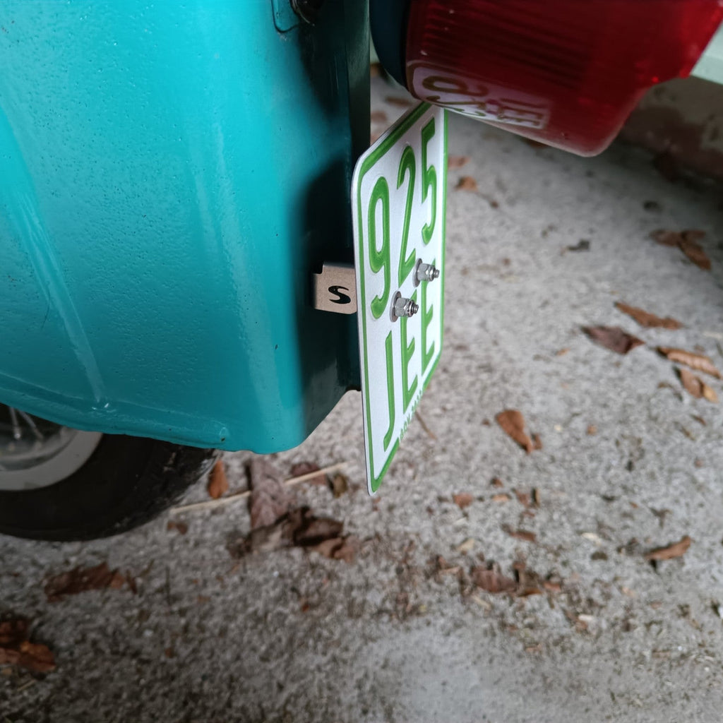 Kennzeichenhalter B-Ware